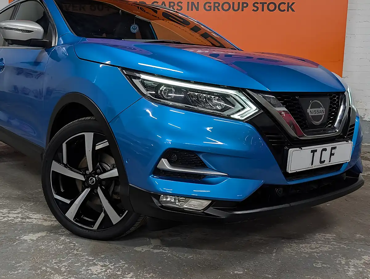 Used 2017 Nissan Qashqai Tekna+ Blue - Interior and Exterior details 4