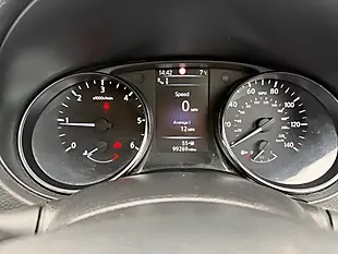 Used 2017 Nissan Qashqai Tekna Bronze - Interior and Exterior details 10