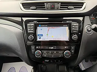 Used 2017 Nissan Qashqai Tekna Bronze - Interior and Exterior details 16