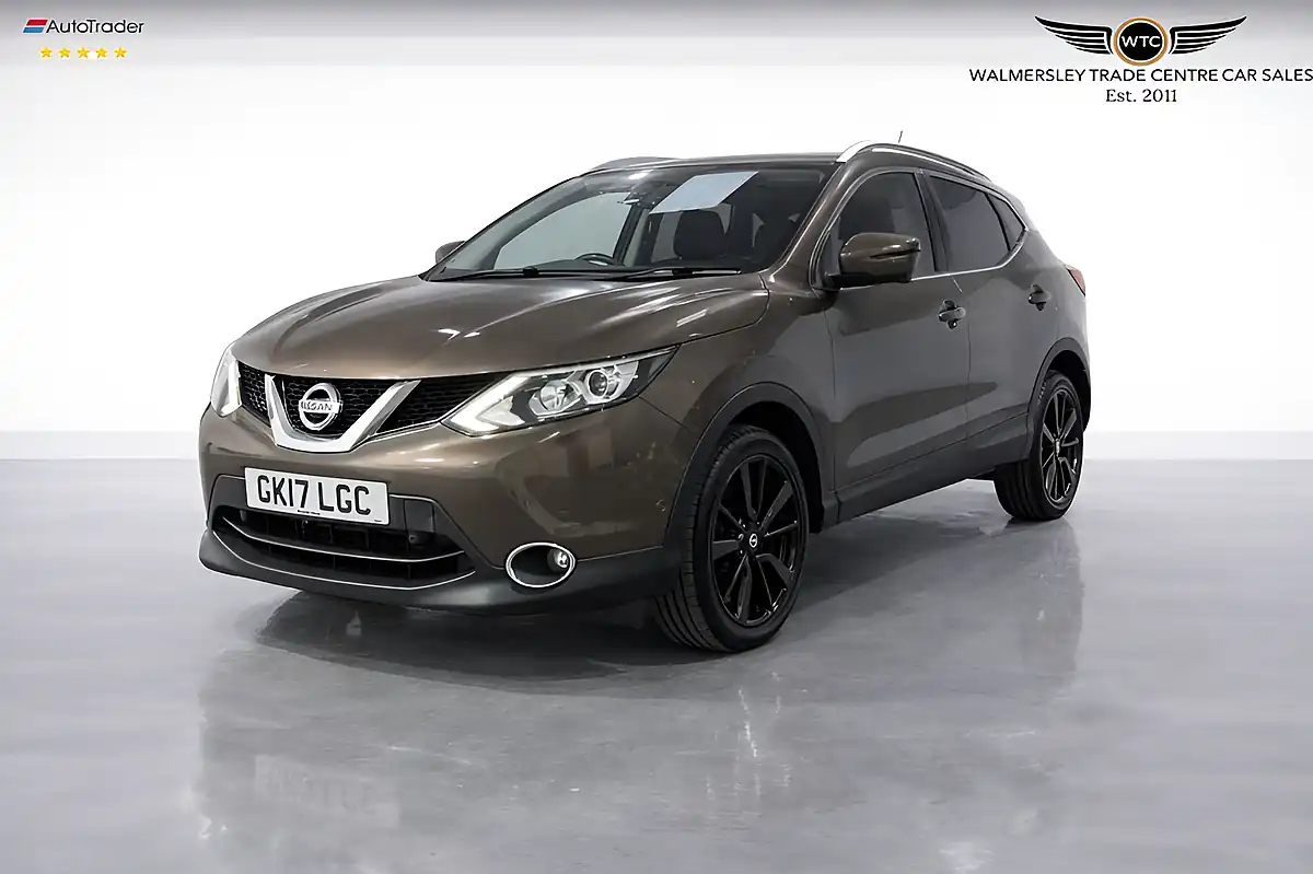 Used 2017 Nissan Qashqai Tekna Bronze - Interior and Exterior details 4