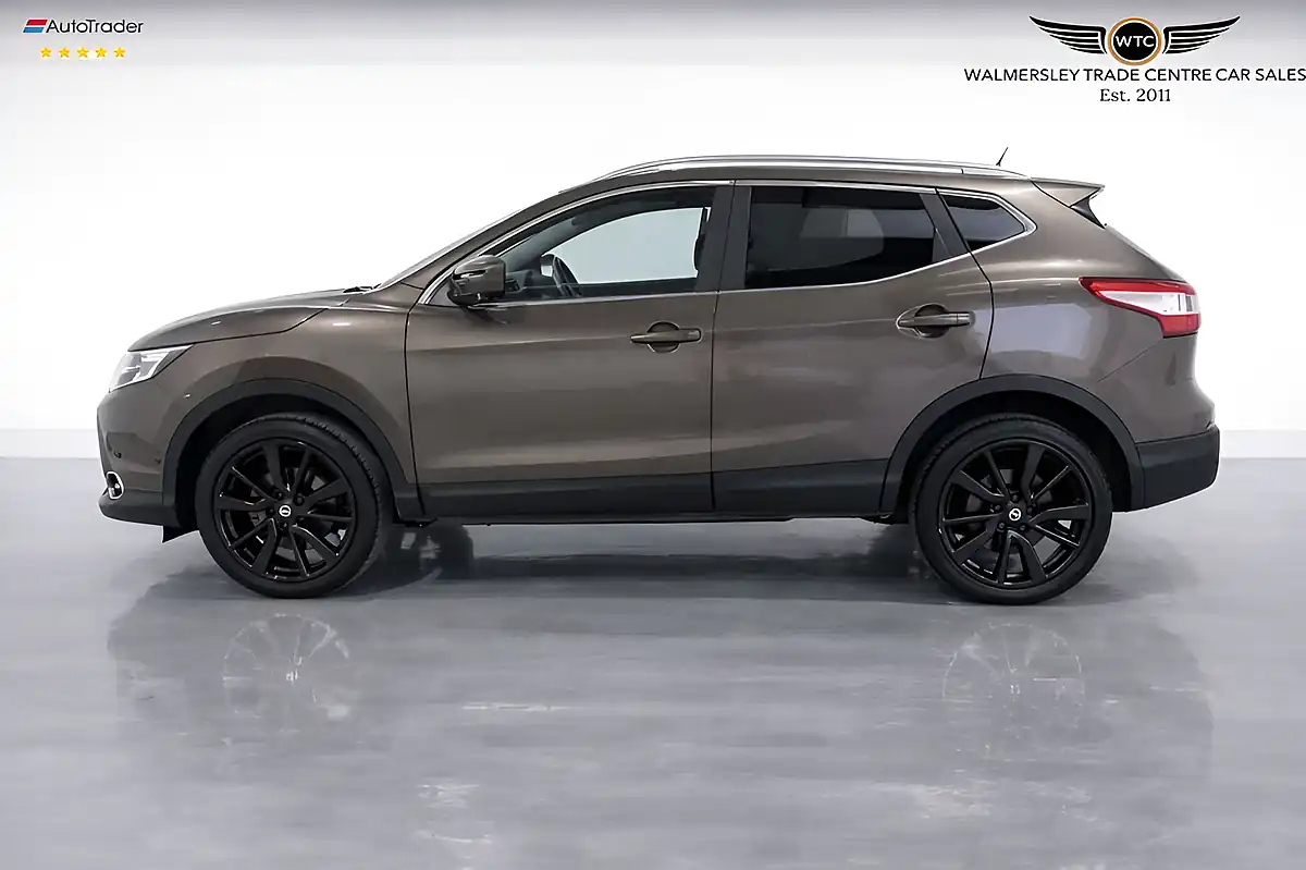 Used 2017 Nissan Qashqai Tekna Bronze - Interior and Exterior details 5