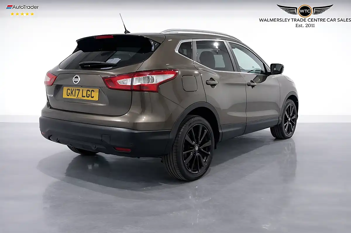 Used 2017 Nissan Qashqai Tekna Bronze - Interior and Exterior details 8