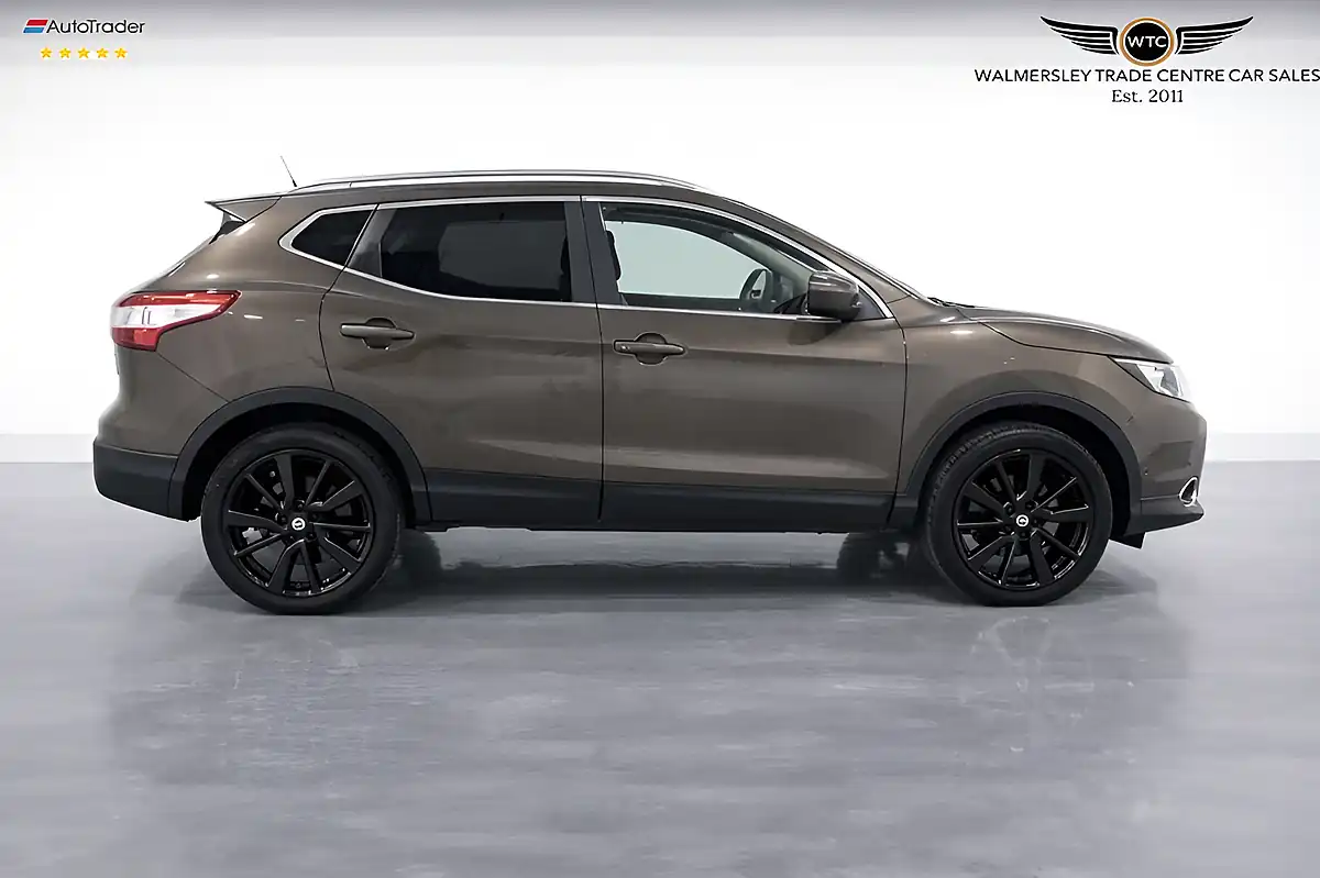 Used 2017 Nissan Qashqai Tekna Bronze - Interior and Exterior details 9