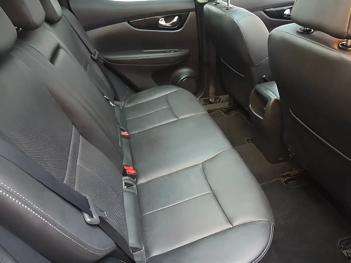 Used 2017 Nissan Qashqai Tekna Grey - Interior and Exterior details 15