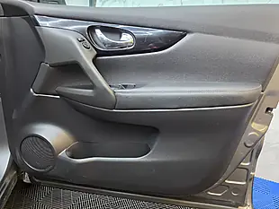 Used 2017 Nissan Qashqai Tekna Grey - Interior and Exterior details 17