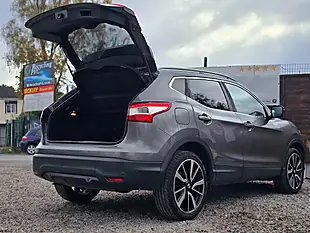 Used 2017 Nissan Qashqai Tekna Grey - Interior and Exterior details 11