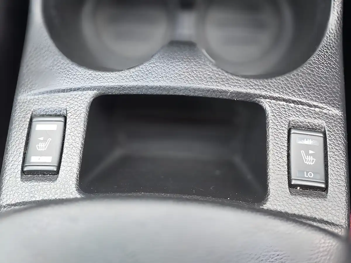 Used 2017 Nissan Qashqai Tekna Grey - Interior and Exterior details 13