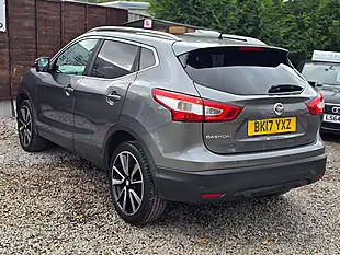 Used 2017 Nissan Qashqai Tekna Grey - Interior and Exterior details 4