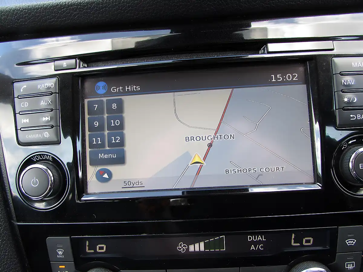 Used 2017 Nissan Qashqai Tekna Grey - Interior and Exterior details 16
