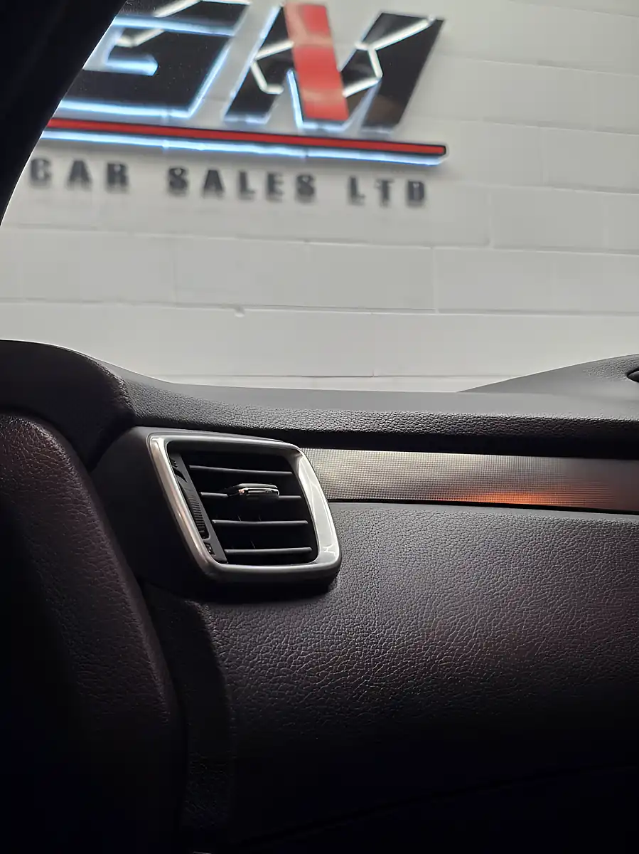 Used 2017 Nissan Qashqai Tekna+ Grey - Interior and Exterior details 12