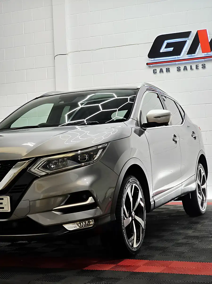 Used 2017 Nissan Qashqai Tekna+ Grey - Interior and Exterior details 7