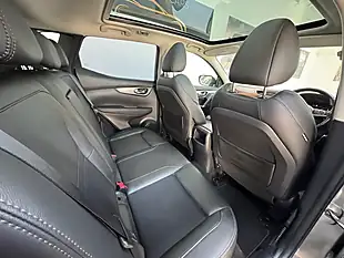 Used 2017 Nissan Qashqai Tekna Grey - Interior and Exterior details 12