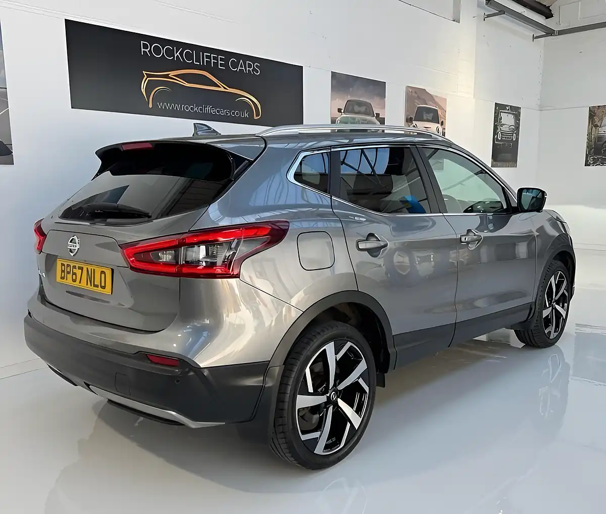 Used 2017 Nissan Qashqai Tekna Grey - Interior and Exterior details 19