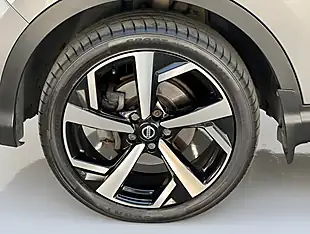 Used 2017 Nissan Qashqai Tekna Grey - Interior and Exterior details 6