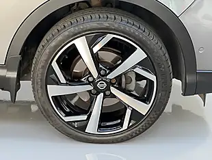 Used 2017 Nissan Qashqai Tekna Grey - Interior and Exterior details 9
