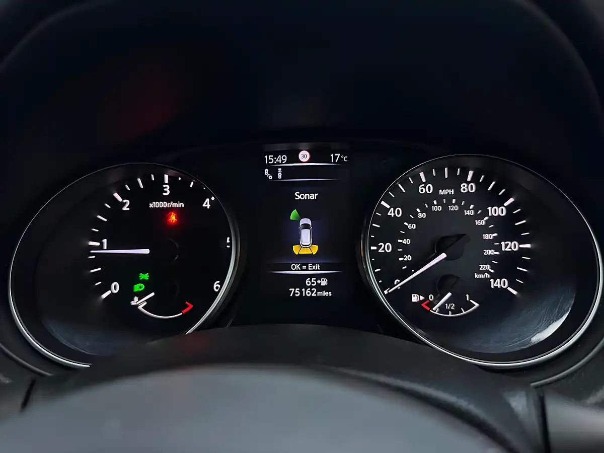 Used 2017 Nissan Qashqai Tekna Gun Metal Grey - Interior and Exterior details 13