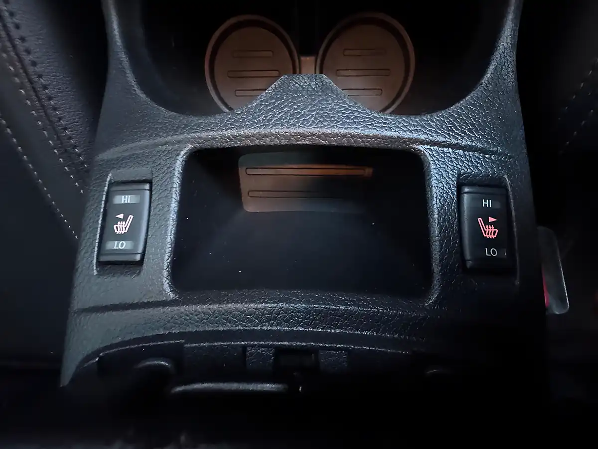 Used 2017 Nissan Qashqai Tekna Gun Metal Grey - Interior and Exterior details 17