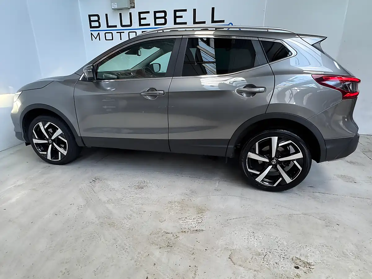 Used 2017 Nissan Qashqai Tekna Gun Metal Grey - Interior and Exterior details 7