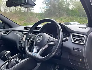 Used 2017 Nissan Qashqai Tekna+ Gun Metallic - Interior and Exterior details 10