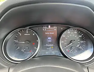 Used 2017 Nissan Qashqai Tekna+ Gun Metallic - Interior and Exterior details 12