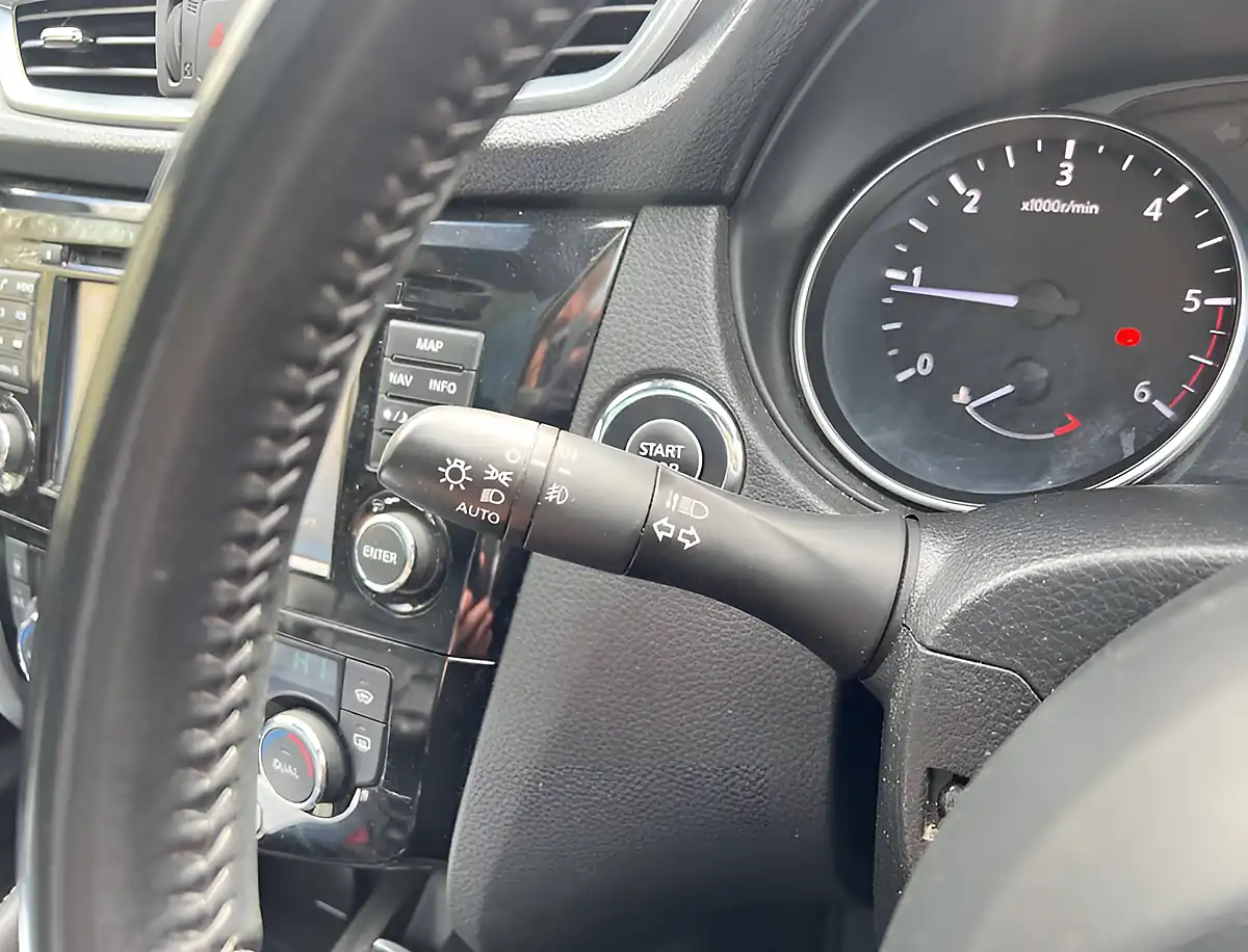 Used 2017 Nissan Qashqai Tekna+ Gun Metallic - Interior and Exterior details 13