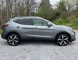 Used 2017 Nissan Qashqai Tekna+ Gun Metallic - Interior and Exterior details 2