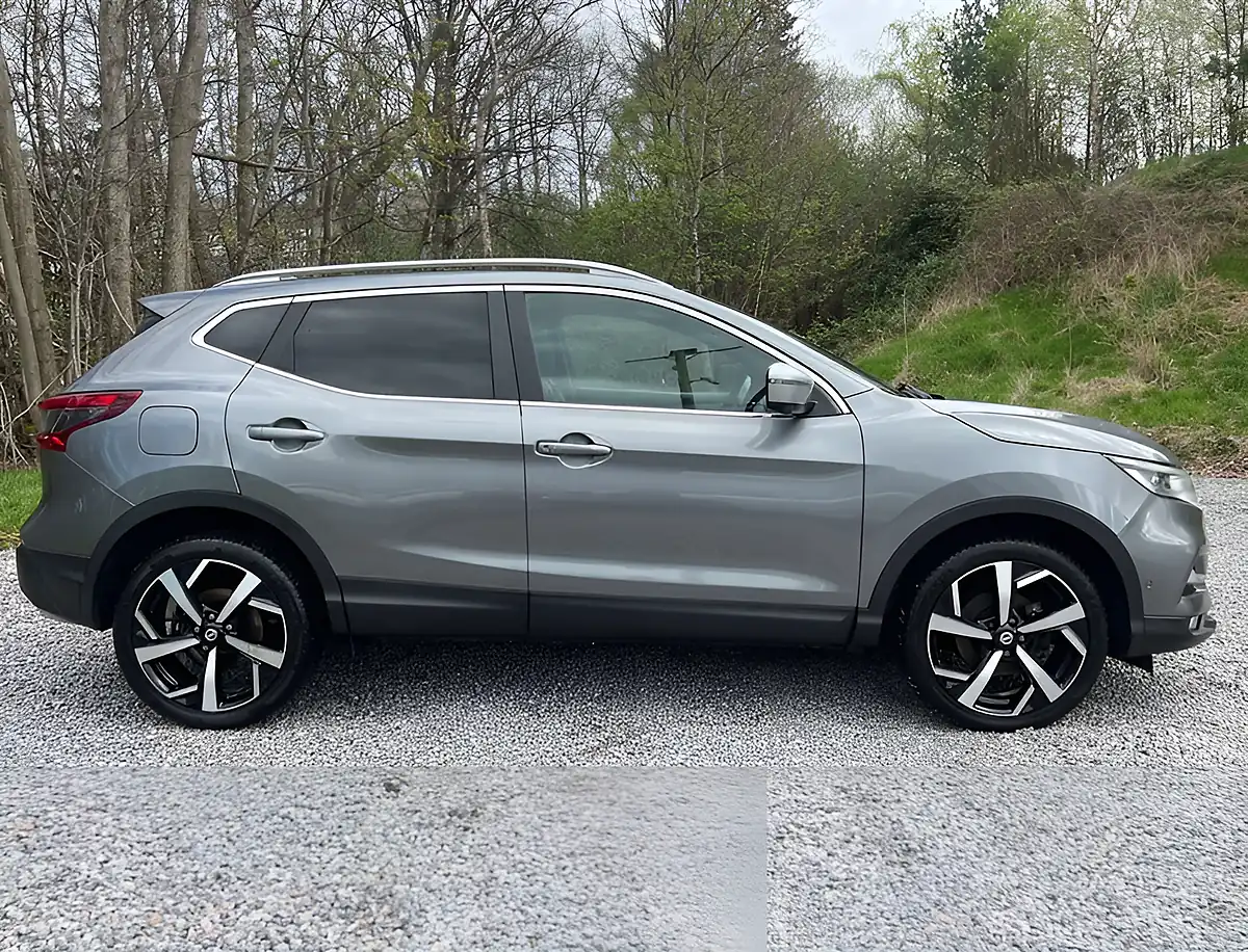Used 2017 Nissan Qashqai Tekna+ Gun Metallic - Interior and Exterior details 2