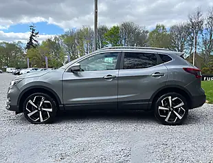 Used 2017 Nissan Qashqai Tekna+ Gun Metallic - Interior and Exterior details 6
