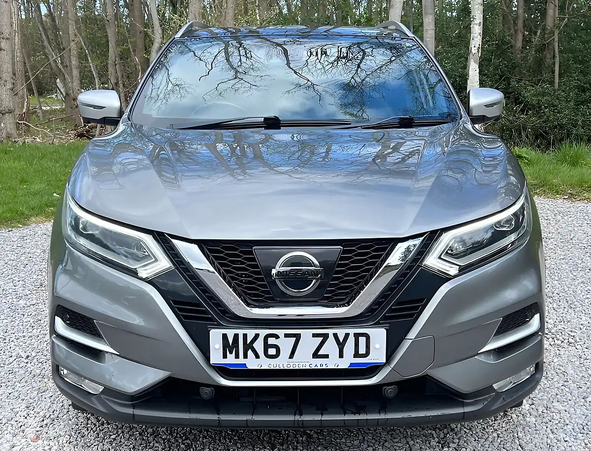 Used 2017 Nissan Qashqai Tekna+ Gun Metallic - Interior and Exterior details 8
