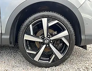 Used 2017 Nissan Qashqai Tekna+ Gun Metallic - Interior and Exterior details 9