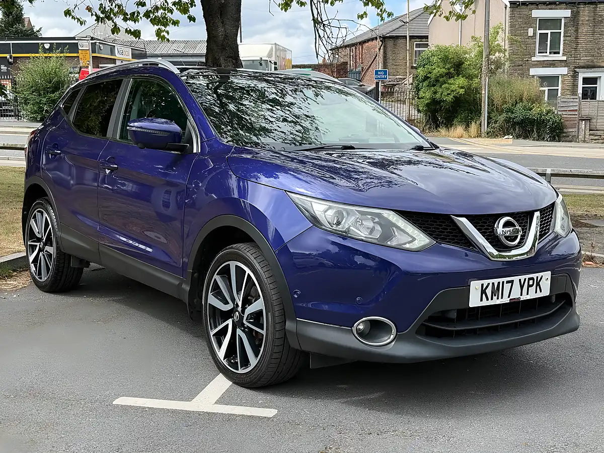 Used 2017 Nissan Qashqai Tekna - Front View