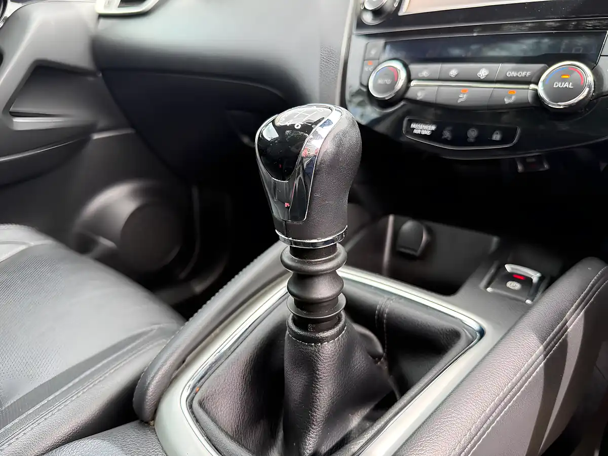 Used 2017 Nissan Qashqai Tekna - Interior and Exterior details 11