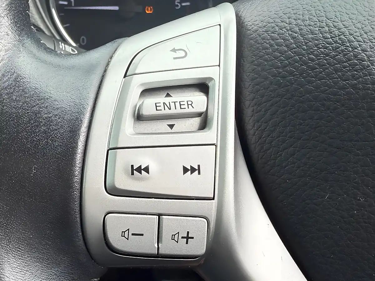 Used 2017 Nissan Qashqai Tekna - Interior and Exterior details 12
