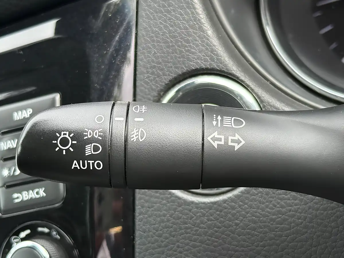 Used 2017 Nissan Qashqai Tekna - Interior and Exterior details 13