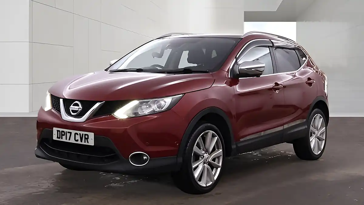 Used 2017 Nissan Qashqai Tekna Magnetic Red - Interior and Exterior details 2
