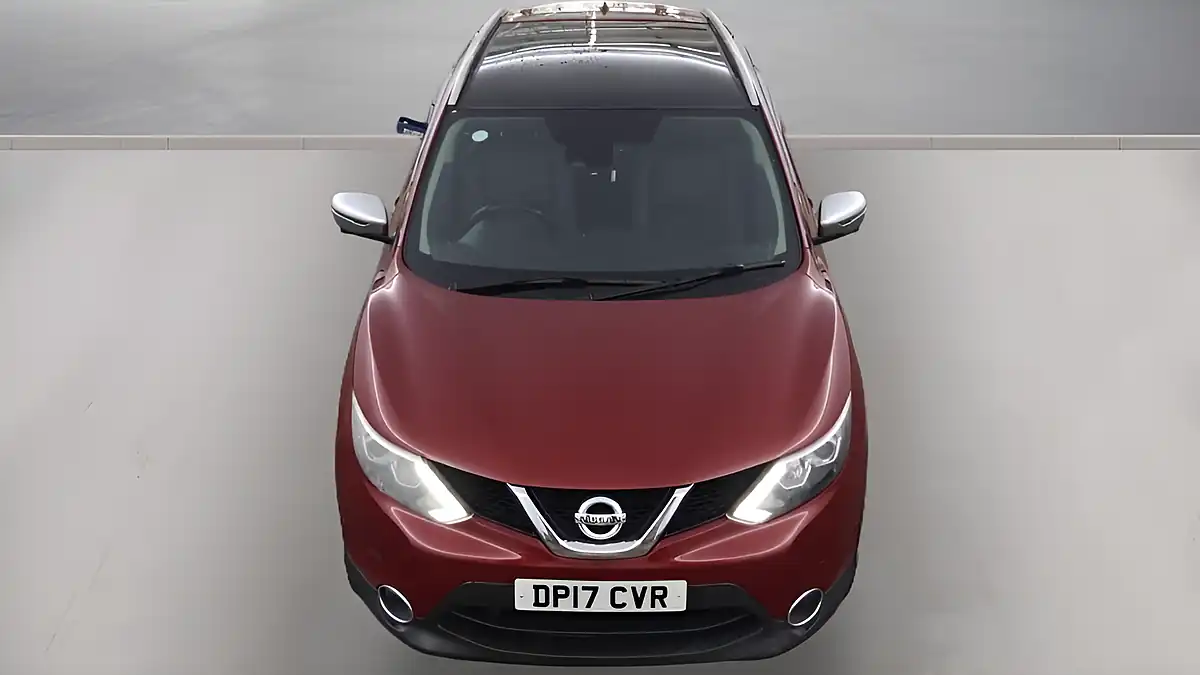 Used 2017 Nissan Qashqai Tekna Magnetic Red - Interior and Exterior details 7