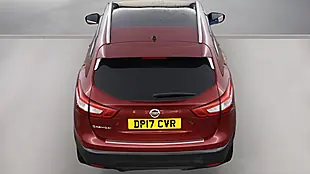 Used 2017 Nissan Qashqai Tekna Magnetic Red - Interior and Exterior details 8