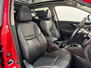 Used 2017 Nissan Qashqai Tekna Red - Interior and Exterior details 14