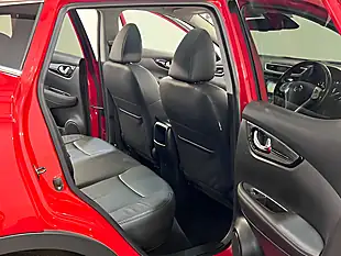 Used 2017 Nissan Qashqai Tekna Red - Interior and Exterior details 15