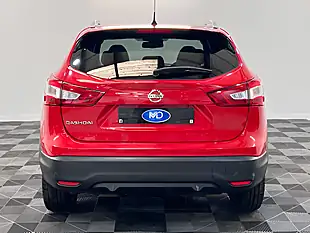 Used 2017 Nissan Qashqai Tekna Red - Interior and Exterior details 5