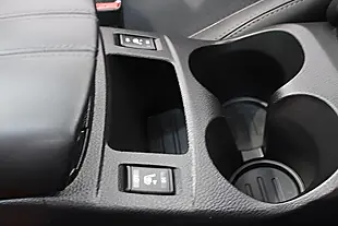 Used 2017 Nissan Qashqai Tekna Red - Interior and Exterior details 11
