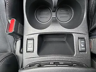 Used 2017 Nissan Qashqai Tekna Red - Interior and Exterior details 12