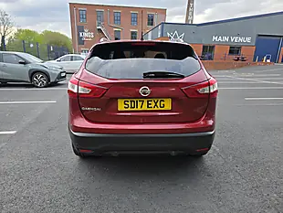 Used 2017 Nissan Qashqai Tekna Red - Interior and Exterior details 7