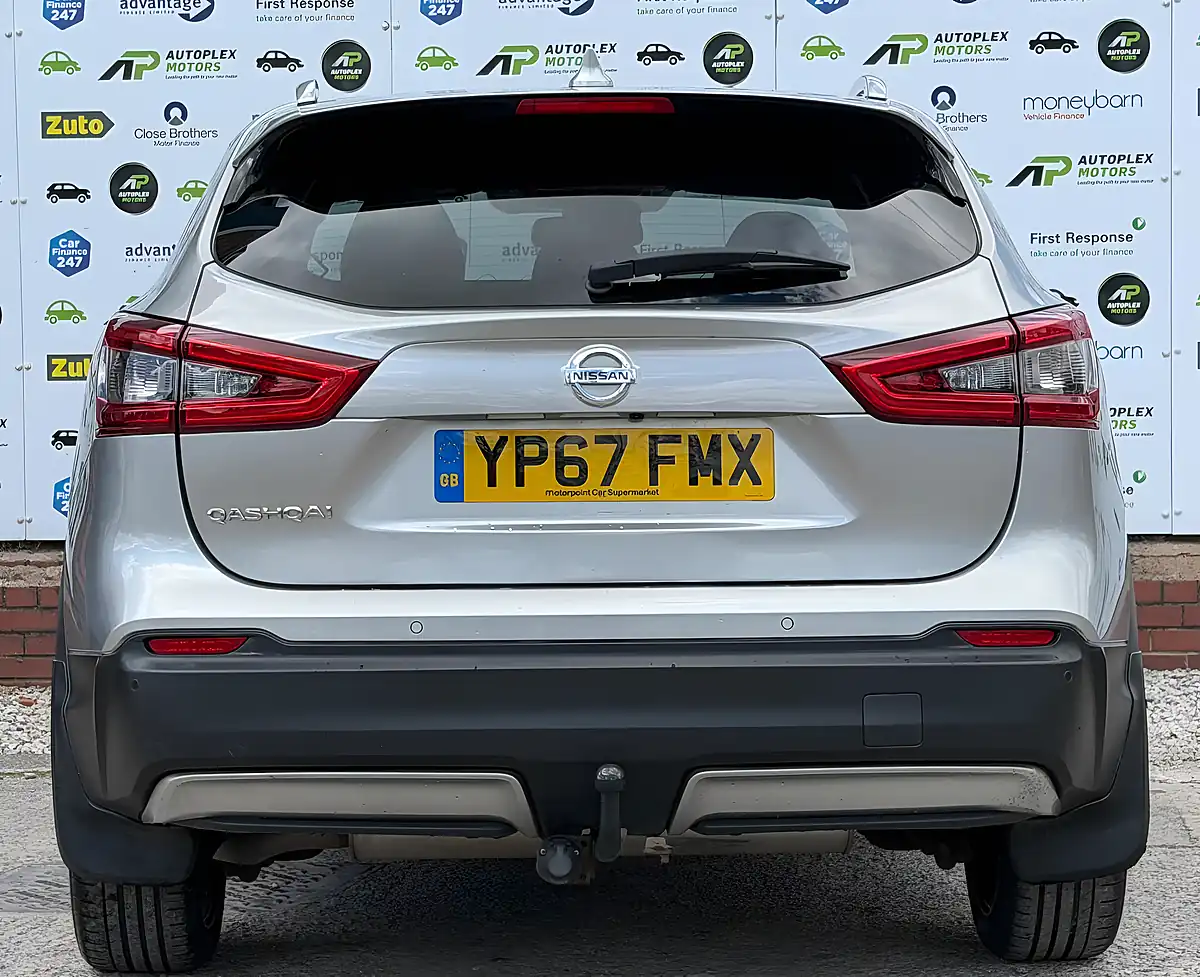 Used 2017 Nissan Qashqai Tekna+ Silver - Interior and Exterior details 10