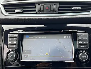 Used 2017 Nissan Qashqai Tekna+ Silver - Interior and Exterior details 17