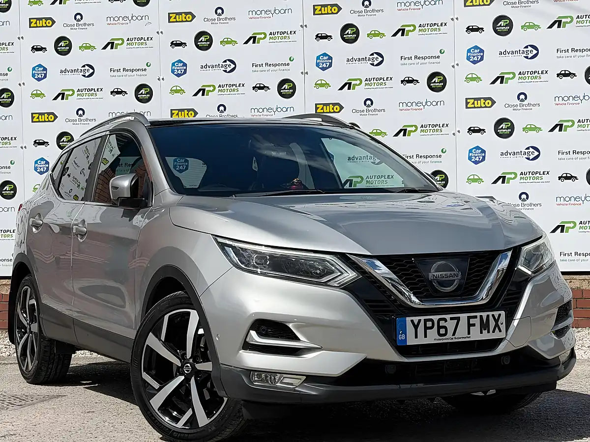 Used 2017 Nissan Qashqai Tekna+ Silver - Interior and Exterior details 3