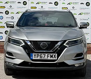 Used 2017 Nissan Qashqai Tekna+ Silver - Interior and Exterior details 7