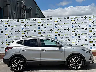 Used 2017 Nissan Qashqai Tekna+ Silver - Interior and Exterior details 8