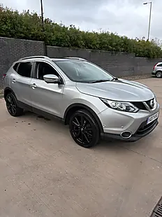 Used 2017 Nissan Qashqai Tekna Silver - Interior and Exterior details 7