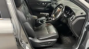 Used 2017 Nissan Qashqai Tekna Silver - Interior and Exterior details 12
